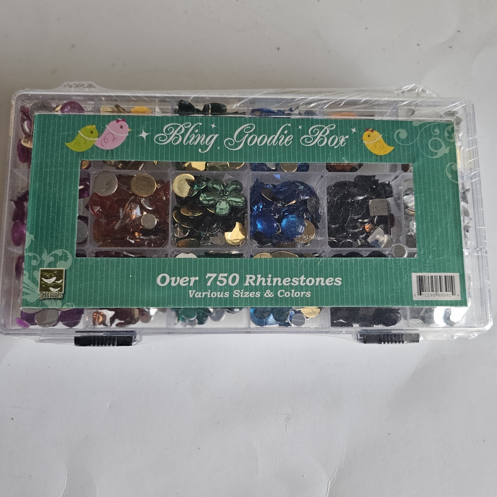 NEW Sealed Bling Goodie Box with Over 750 Rhinestones Rainbow